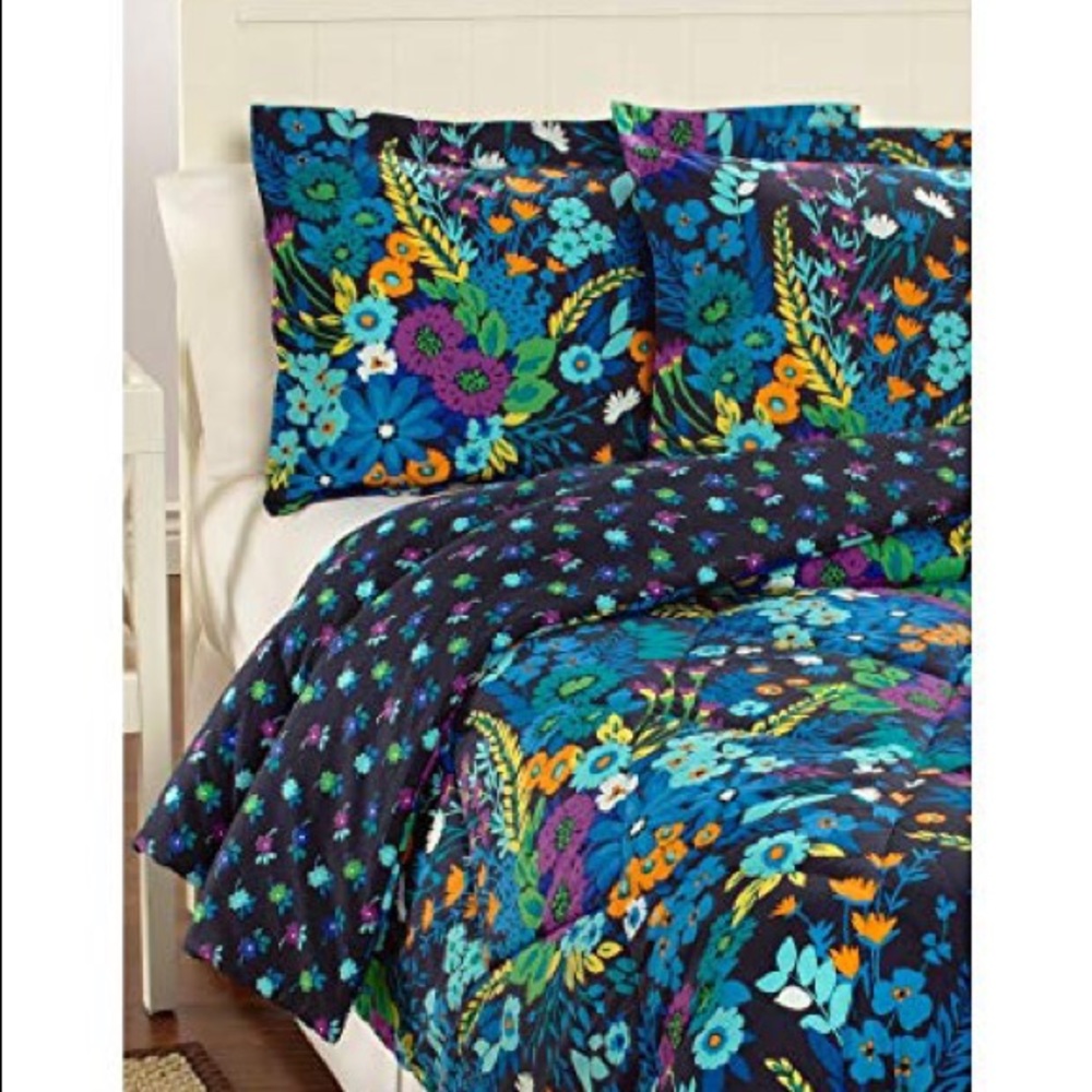 Vera Bradley reversible 2 piece comforter set-twin